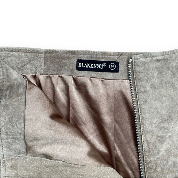 BLANK NYC Suede Leather Zipper Mini Skirt in Shroom | Size 30 - Picture 4 of 10